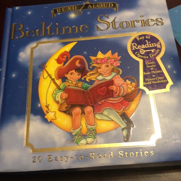 Books - Picture 2 of 12